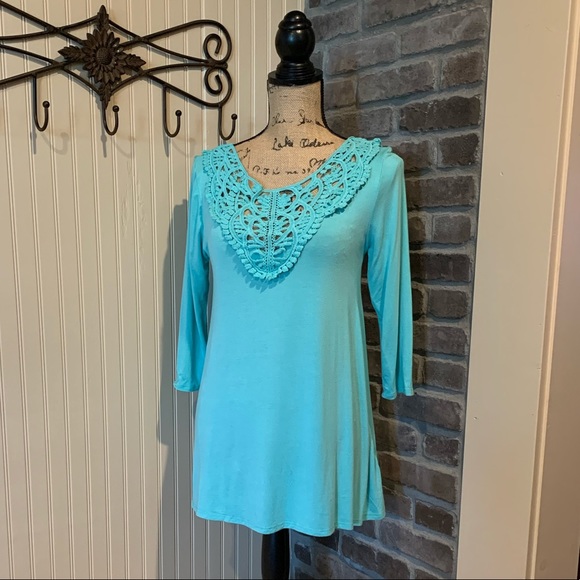 Turquoise Top - Picture 4 of 5